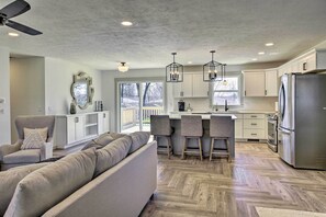 House (3 Bedrooms) | Interior