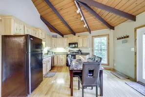 House (3 Bedrooms) | Interior - 2 Decks, Mountain View: Beech Mountain Cabin! (Banner Elk)