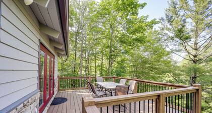 2 Decks, Mountain View: Beech Mountain Cabin!