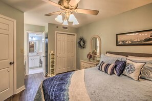 Interior - Myrtle Beach Ocean-view Condo: Walk to Beach! (Myrtle Beach)