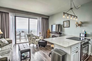 Interior - Myrtle Beach Ocean-view Condo: Walk to Beach! (Myrtle Beach)
