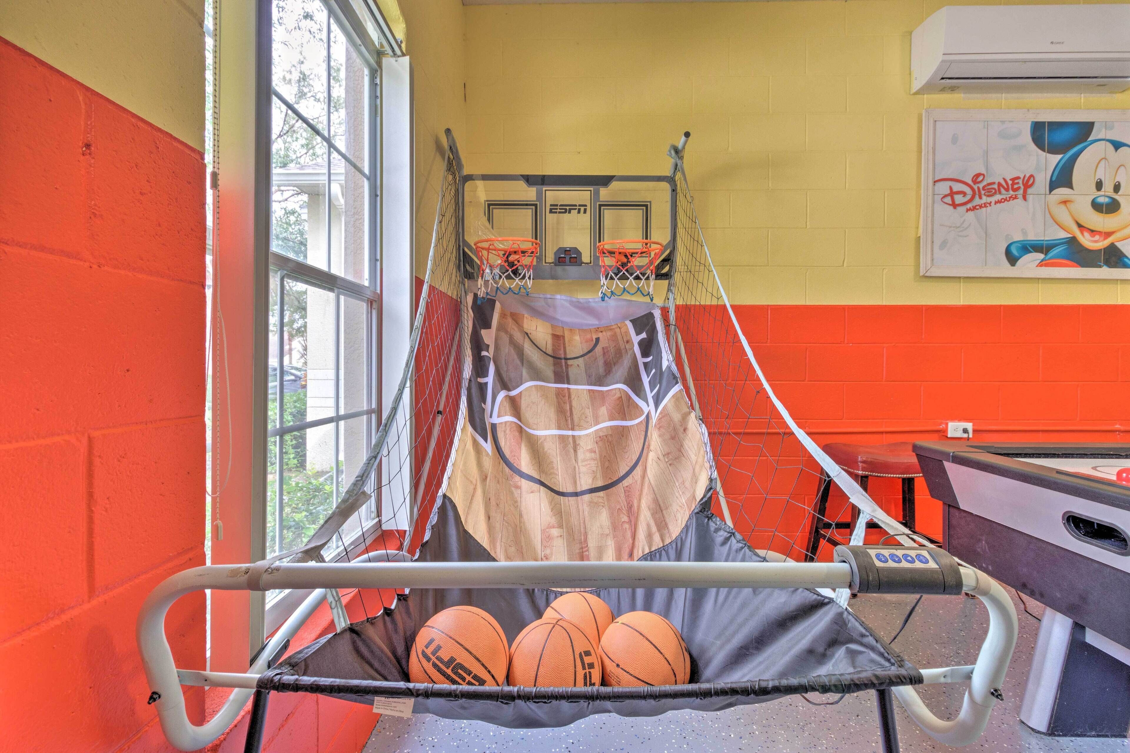 House (5 Bedrooms) | Interior