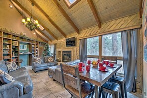 Dining - Central Ruidoso Mountain Home w/ Step-free Access! (Ruidoso)