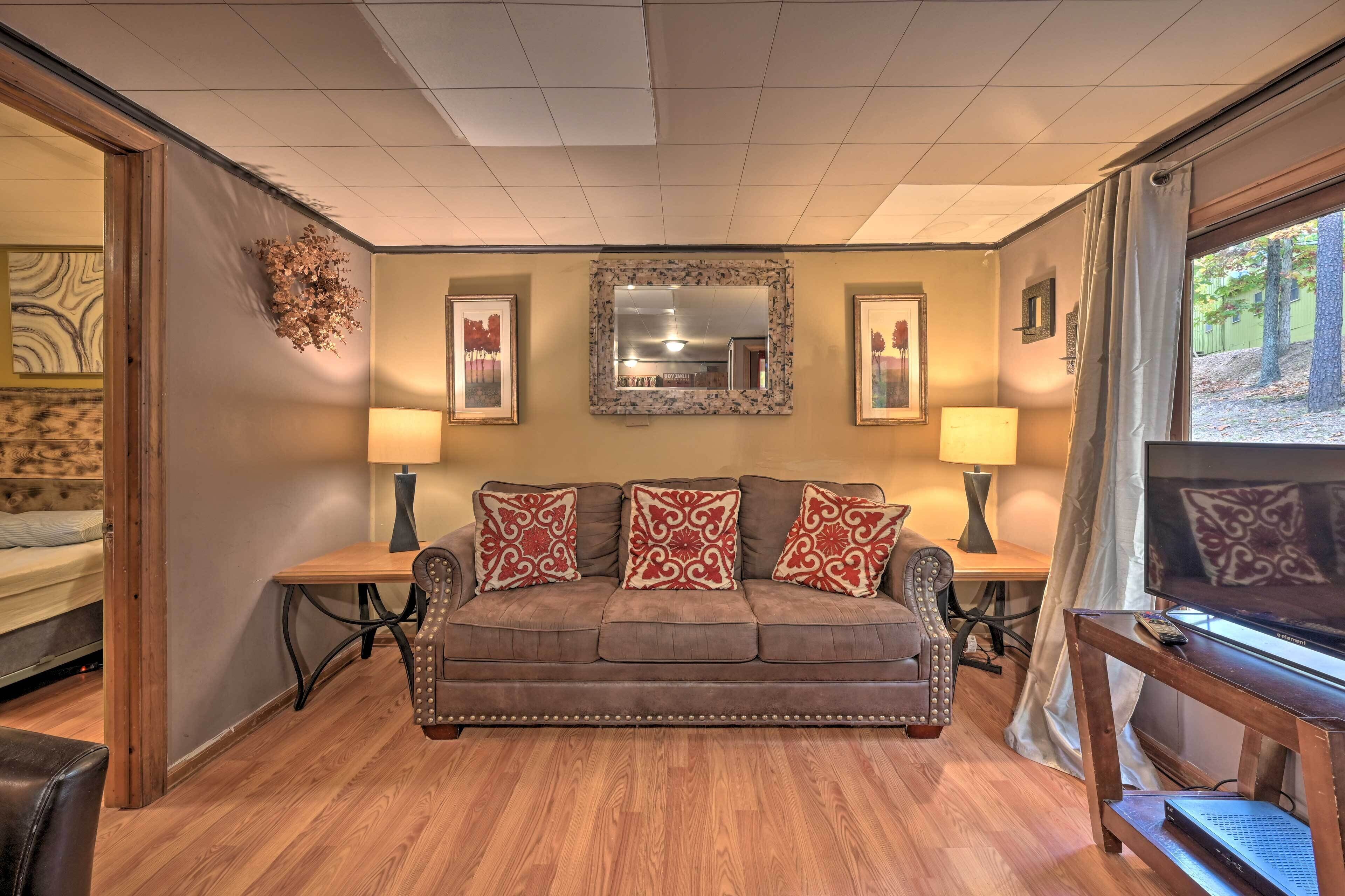 House (2 Bedrooms) | Interior
