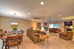 House (4 Bedrooms) | Interior