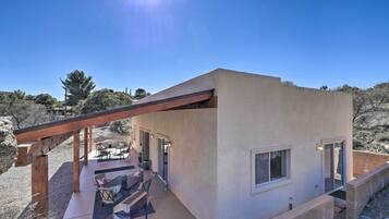 House (3 Bedrooms) | Front of property