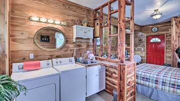 Cottage (2 Bedrooms) | Interior