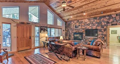< 3 Mi to Pinetop Country Club: Luxe Cabin w/ Deck