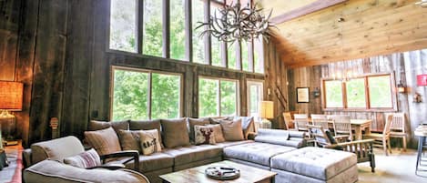 House (4 Bedrooms) | Interior