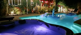 Palm Springs First 420 LGBTA Shiloh Pet-Friendly near downtown 