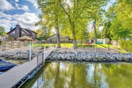 Boat Dock & Backyard: 'rock River Retreat'
