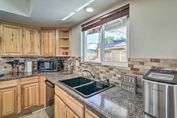 House (3 Bedrooms) | Interior - 5 Mi to Marina: Lake Havasu City Home w/ Pool! (Lake Havasu City)