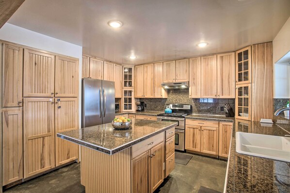 House (4 Bedrooms) | Interior