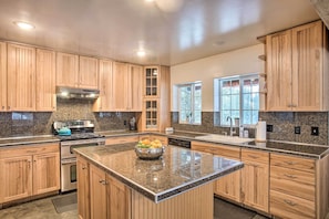 House (4 Bedrooms) | Interior - Kettle Falls Home w/ River Valley Mtn Views! (Kettle Falls)