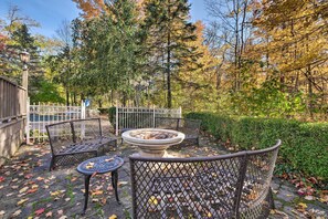 House (3 Bedrooms) | Interior - Stunning Solon Getaway ~ 20 Mi to Cleveland! (Solon)