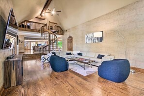 House (3 Bedrooms) | Interior - Stunning Solon Getaway ~ 20 Mi to Cleveland! (Solon)