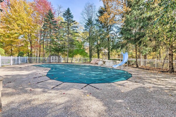 House (3 Bedrooms) | Interior - Stunning Solon Getaway ~ 20 Mi to Cleveland! (Solon)