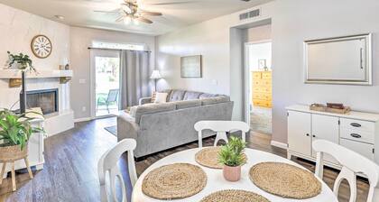 Bright Glendale Condo w/ Golf Course Views!