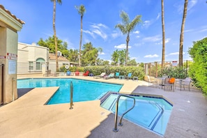 Apartment (2 Bedrooms) | Interior - Golf Course Views & Pool Access: Glendale Condo! (Glendale)