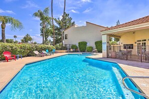Apartment (2 Bedrooms) | Interior - Golf Course Views & Pool Access: Glendale Condo! (Glendale)