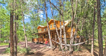 1 Mi to Lake: Chic Arizona Cabin w/ Large Porch!