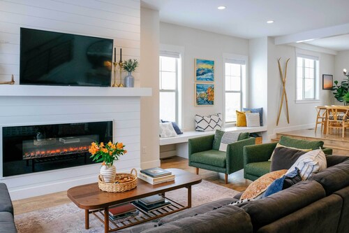 New-build Townhome ~ 6 Mi to Park City!