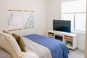 Apartment (4 Bedrooms) | 4 bedrooms, desk, laptop workspace, iron/ironing board