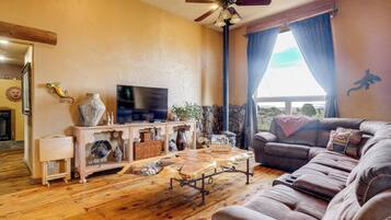 ํ์ฐ์ค (3 Bedrooms) | ์๋ฐ ์์ค ์ ๋ฉด