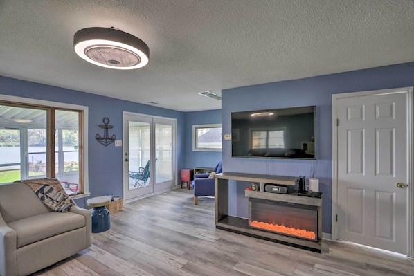 House (2 Bedrooms) | Front of property
