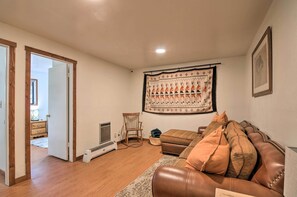 House (5 Bedrooms) | Interior