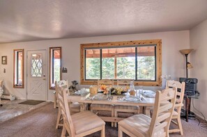 House (5 Bedrooms) | Interior