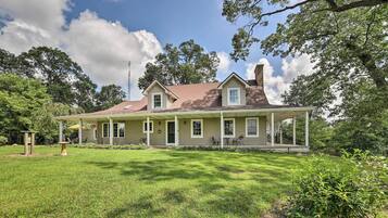 House (5 Bedrooms) | Interior