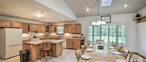 House (5 Bedrooms) | Interior