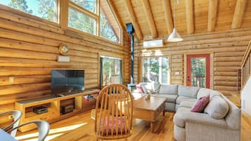 House (5 Bedrooms) | Front of property