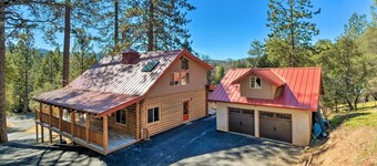 Updated Groveland Cabin w/ Wraparound Deck!