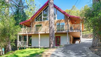 House (5 Bedrooms) | Interior