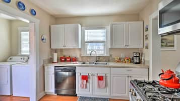 Cottage (2 Bedrooms) | Interior