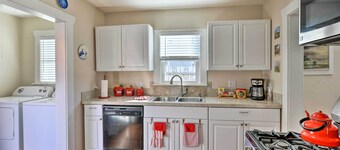 Eureka Cottage Near Sequoia Park & Old Town!