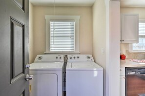 Cottage (2 Bedrooms) | Interior