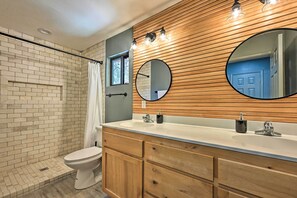 House (3 Bedrooms) | Interior - Cabin in Tonto National Forest: Deck & Views! (Pine)