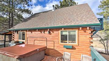 House (5 Bedrooms) | Interior