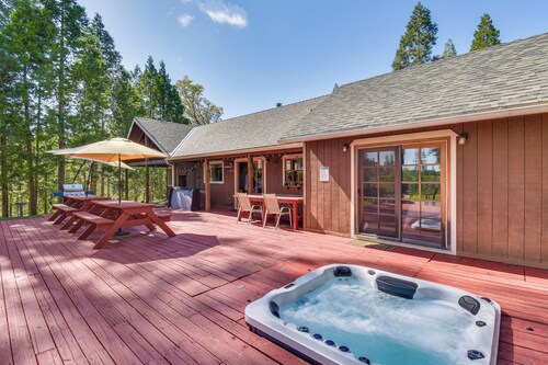 Authentic North Fork Cabin w/ Dock & Private Deck!