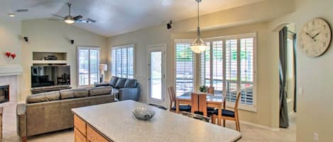 House (4 Bedrooms) | Interior