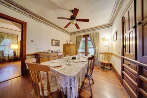 Talo (5 Bedrooms) | Sisätilat