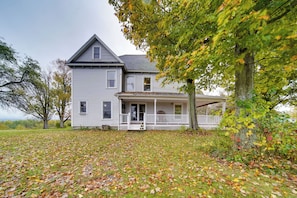 House (5 Bedrooms) | Interior - Historic Victorian Farmhouse w/ Porch & Views! (Mayville)