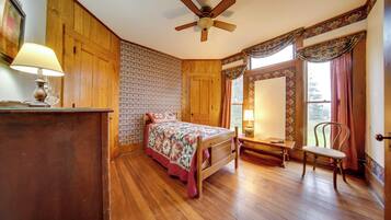 House (5 Bedrooms) | Interior