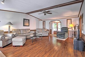 House (3 Bedrooms) | Interior