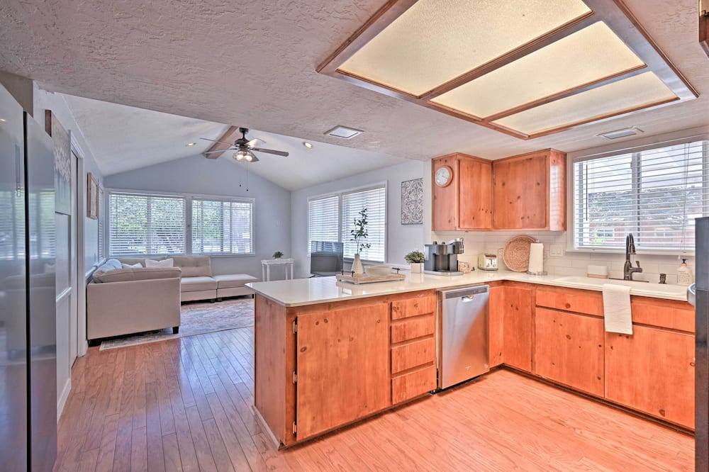 Whispering Pines Home: Fire Pit, Near Scenic Hikes - Washington Park, AZ
