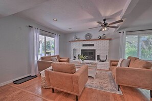 Cottage (4 Bedrooms) | Front of property