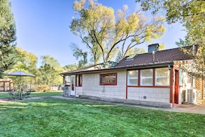 House (2 Bedrooms) | Interior - Victorian Gem! Steps to Dine, Shop & Hike (Carbondale)